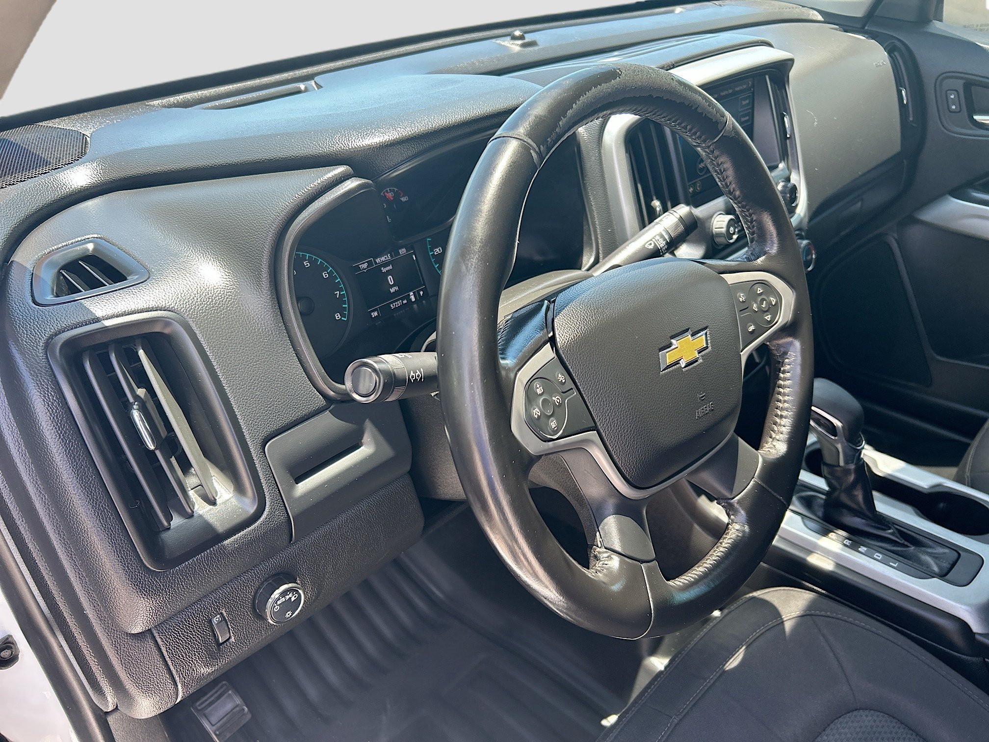 Used 2022 Chevrolet Colorado LT w/ Fleet Safety Package RWD image 9