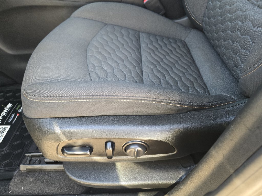 Used 2021 Chevrolet Equinox LT AWD/4WD image 16