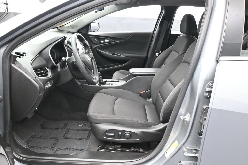 Used 2024 Chevrolet Malibu LT FWD image 11