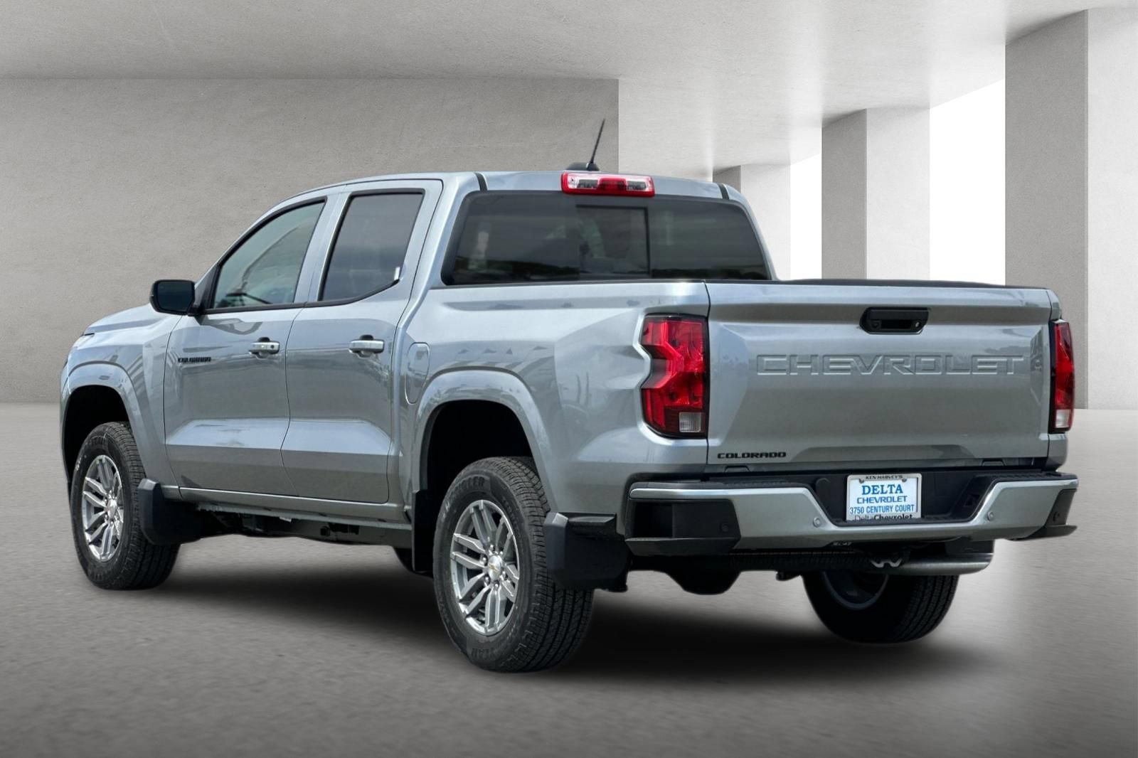Used 2026 Chevrolet Colorado LT w/ LPO, Pro Essentials Package RWD image 6