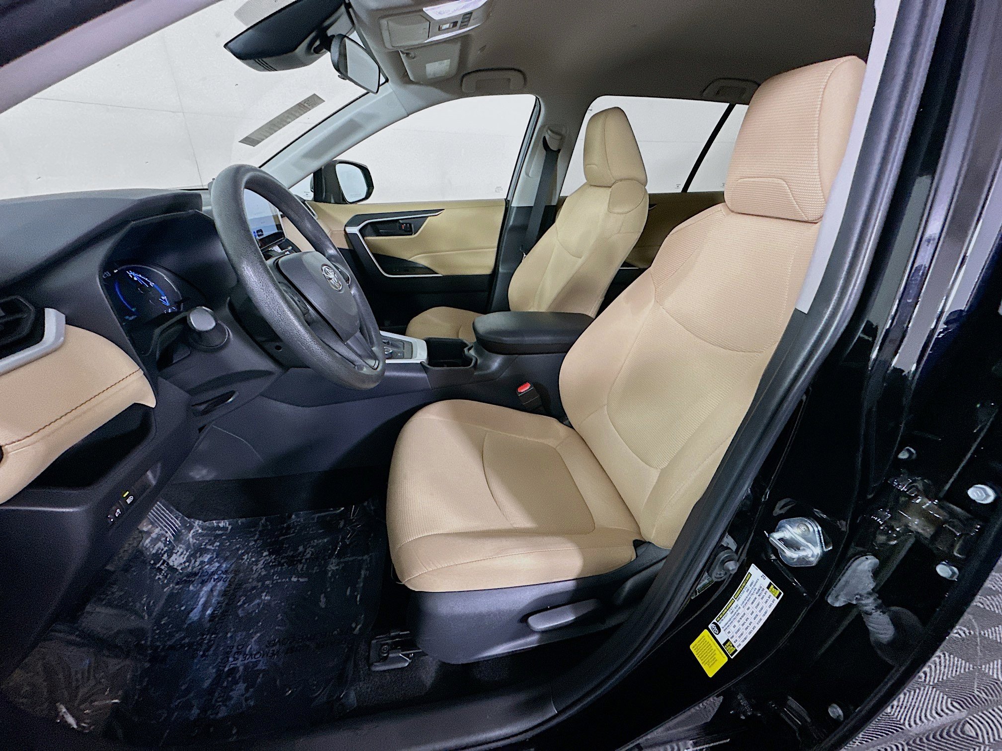Used 2025 Toyota RAV4 LE AWD/4WD image 12