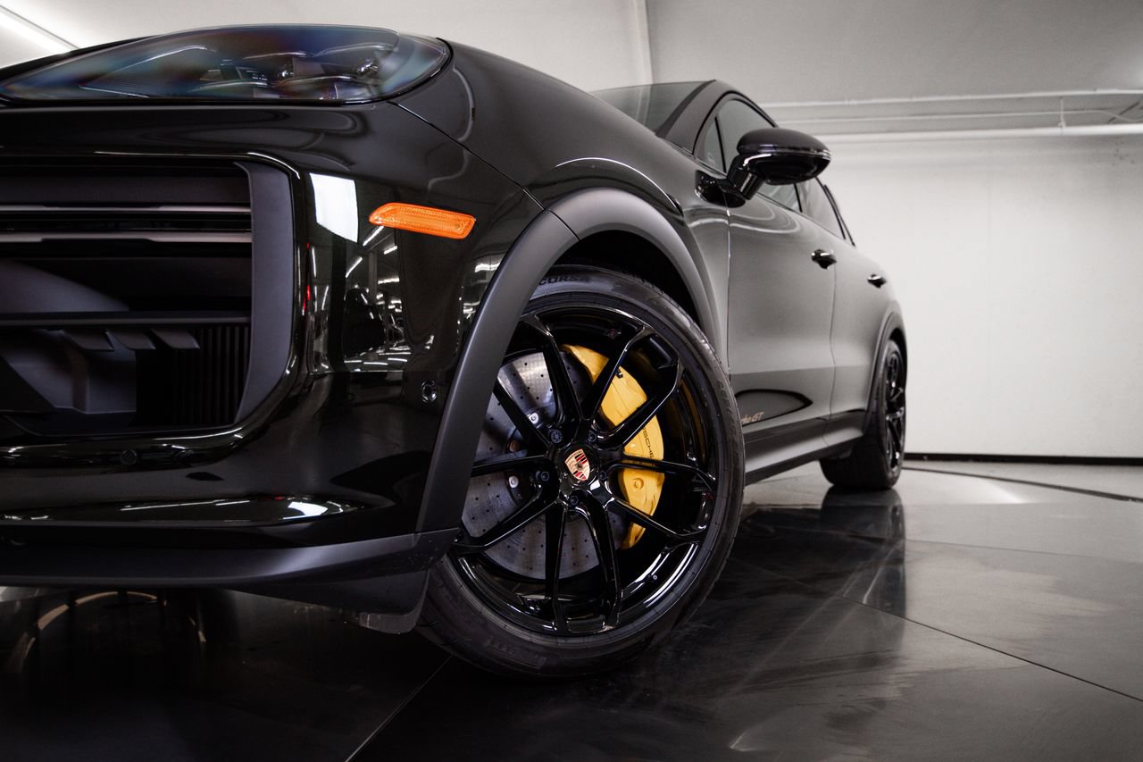 Certified 2025 Porsche Cayenne Turbo GT AWD/4WD image 12