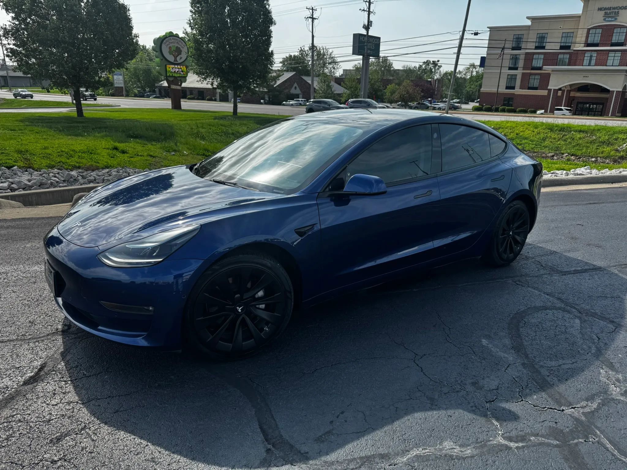 Used 2022 Tesla Model 3 Long Range AWD/4WD image 2