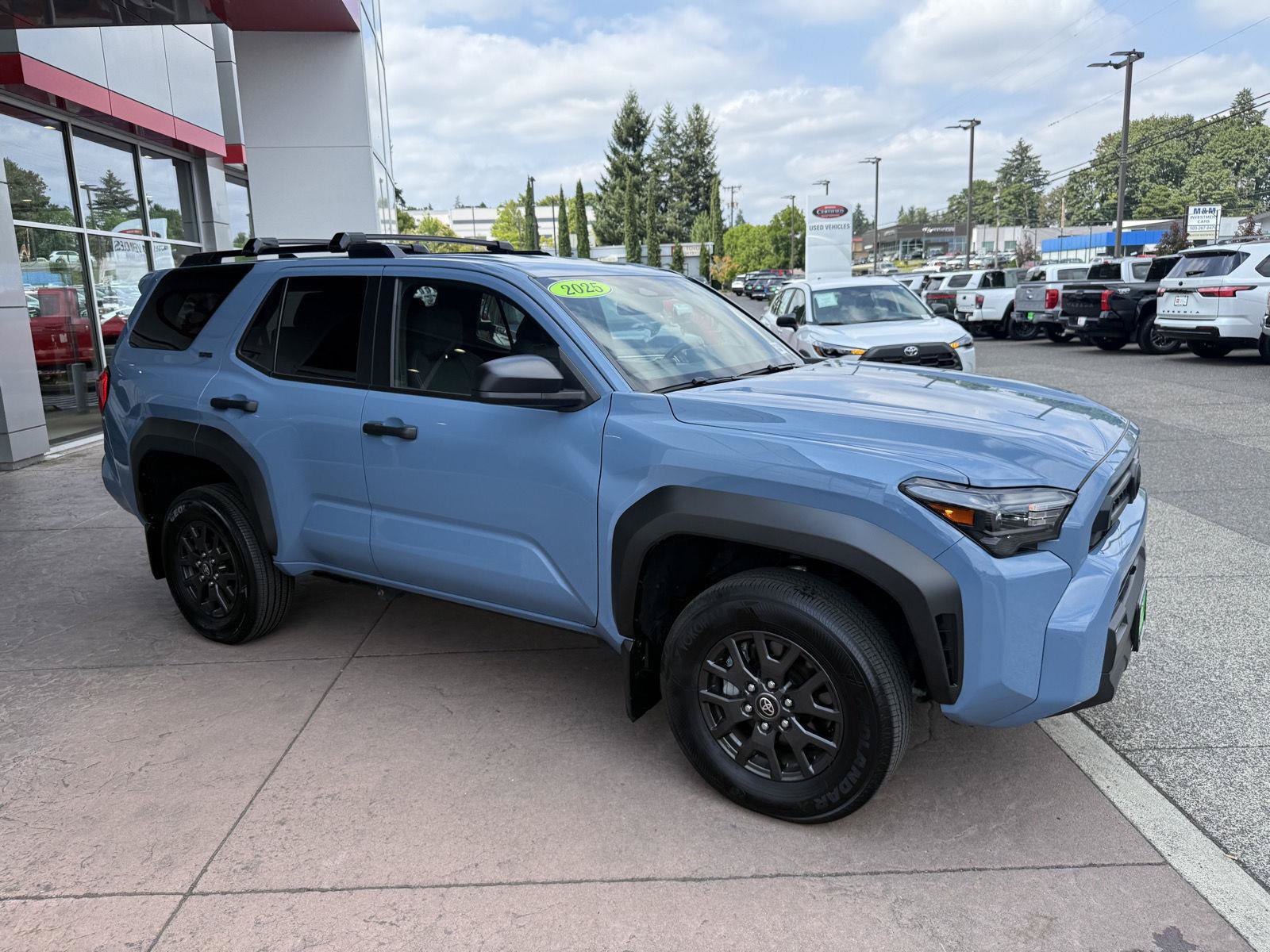 Used 2025 Toyota 4Runner SR5 AWD/4WD image 11