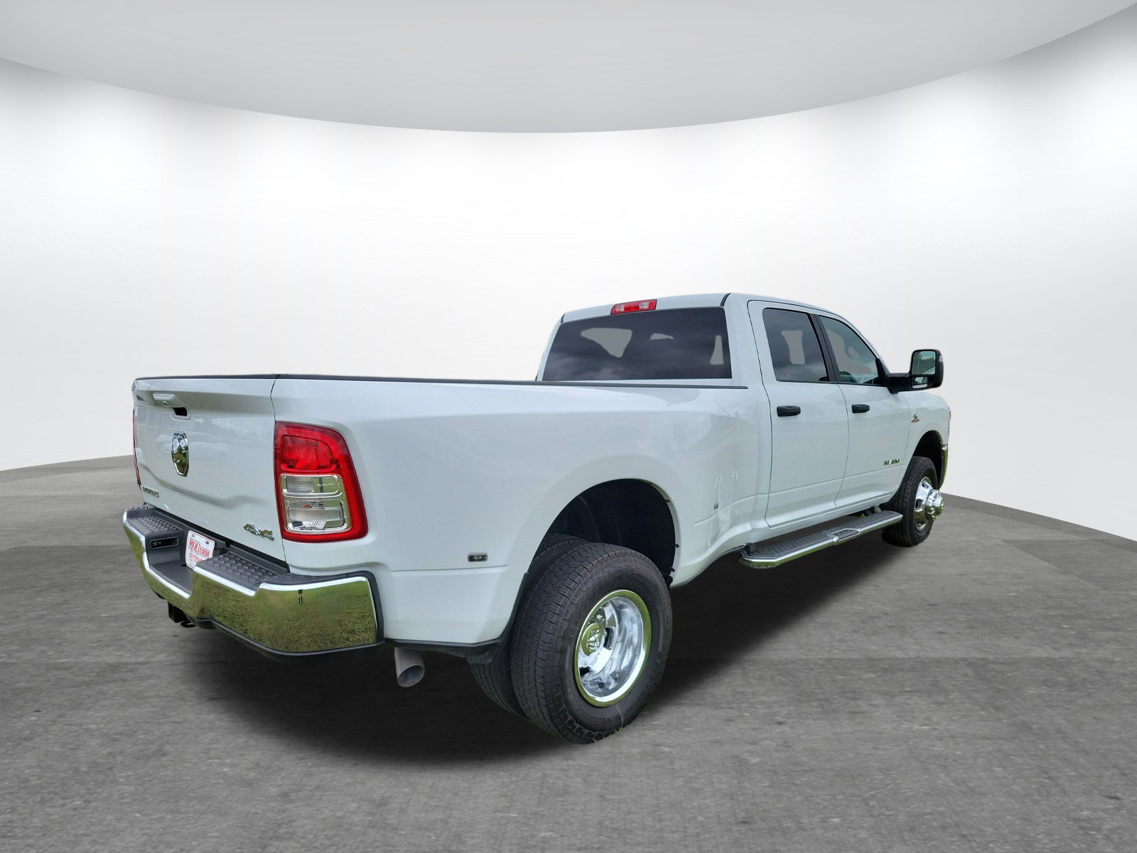 Used 2024 RAM 3500 Big Horn AWD/4WD image 5