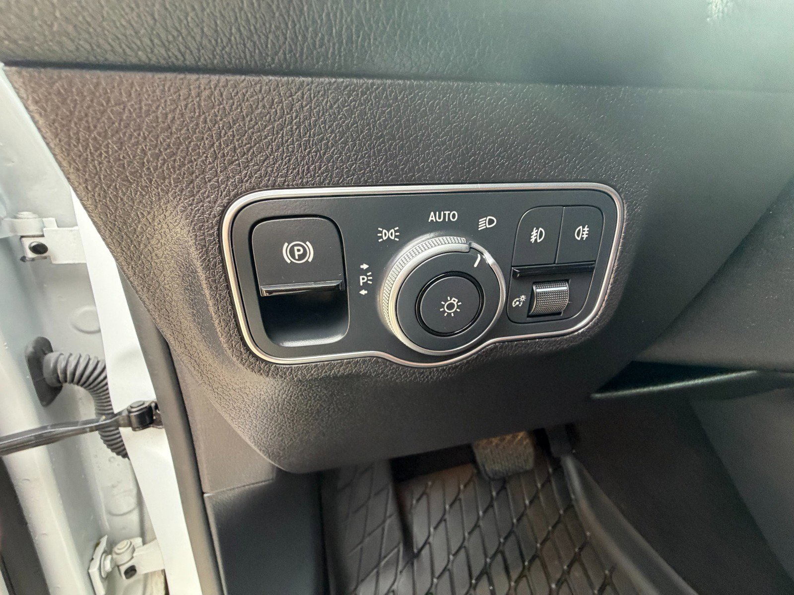 Used 2023 Mercedes-Benz GLB 250 4MATIC image 12