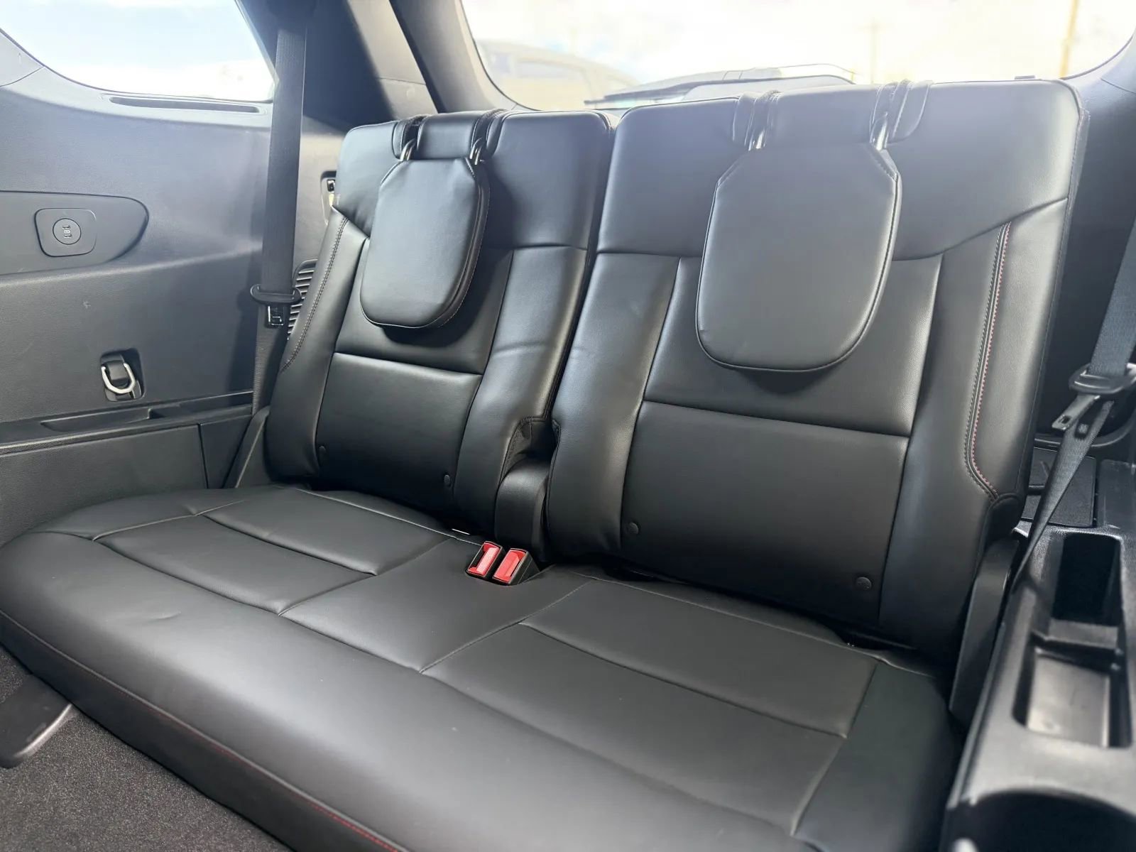 Used 2025 Ford Explorer ST image 17