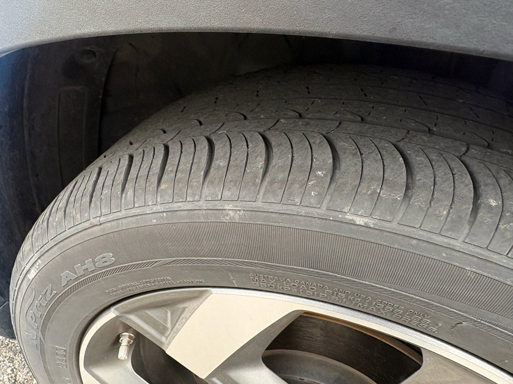 Used 2025 Hyundai Venue SEL FWD image 9