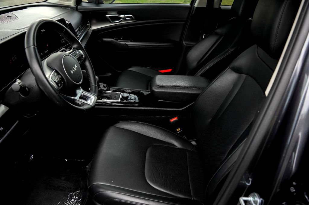 Used 2023 Kia Sportage EX image 13
