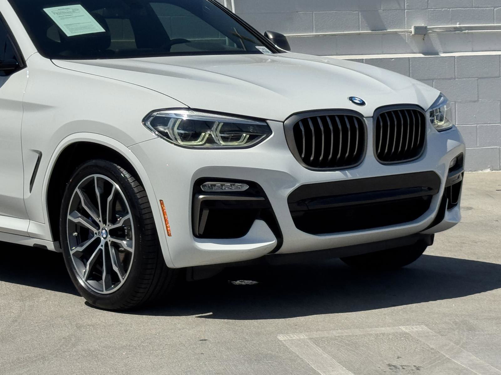 Used 2019 BMW X4 M40i w/ Premium Package image 2