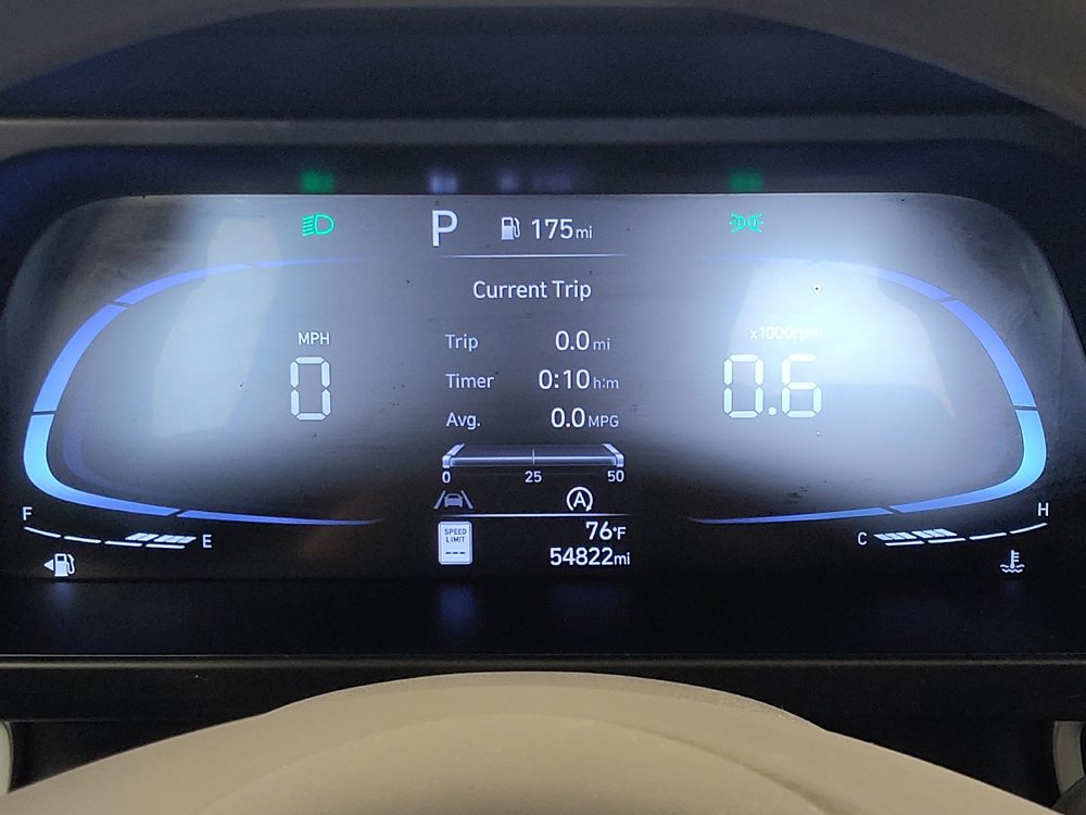 Used 2025 Hyundai Elantra SE FWD image 23