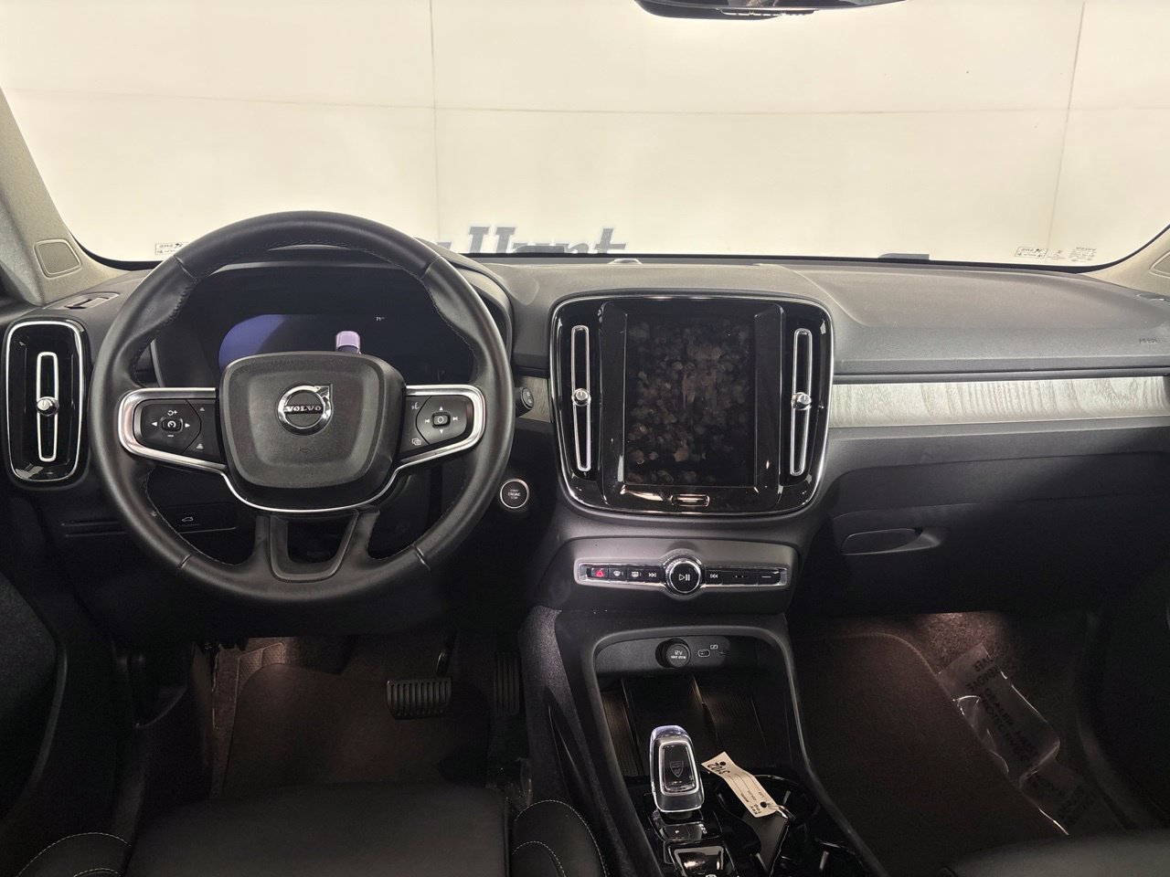 Used 2026 Volvo XC40 B5 Plus AWD/4WD image 25