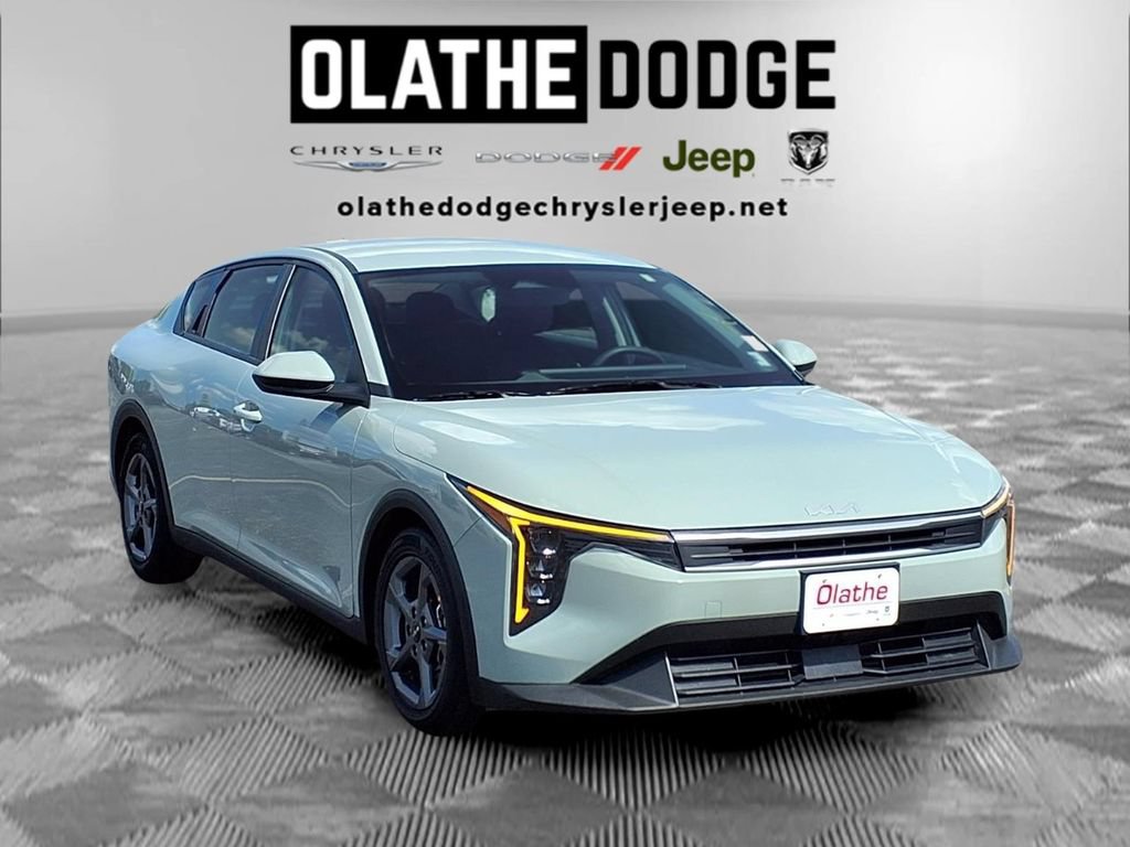 Used 2025 Kia K4 FWD image 30