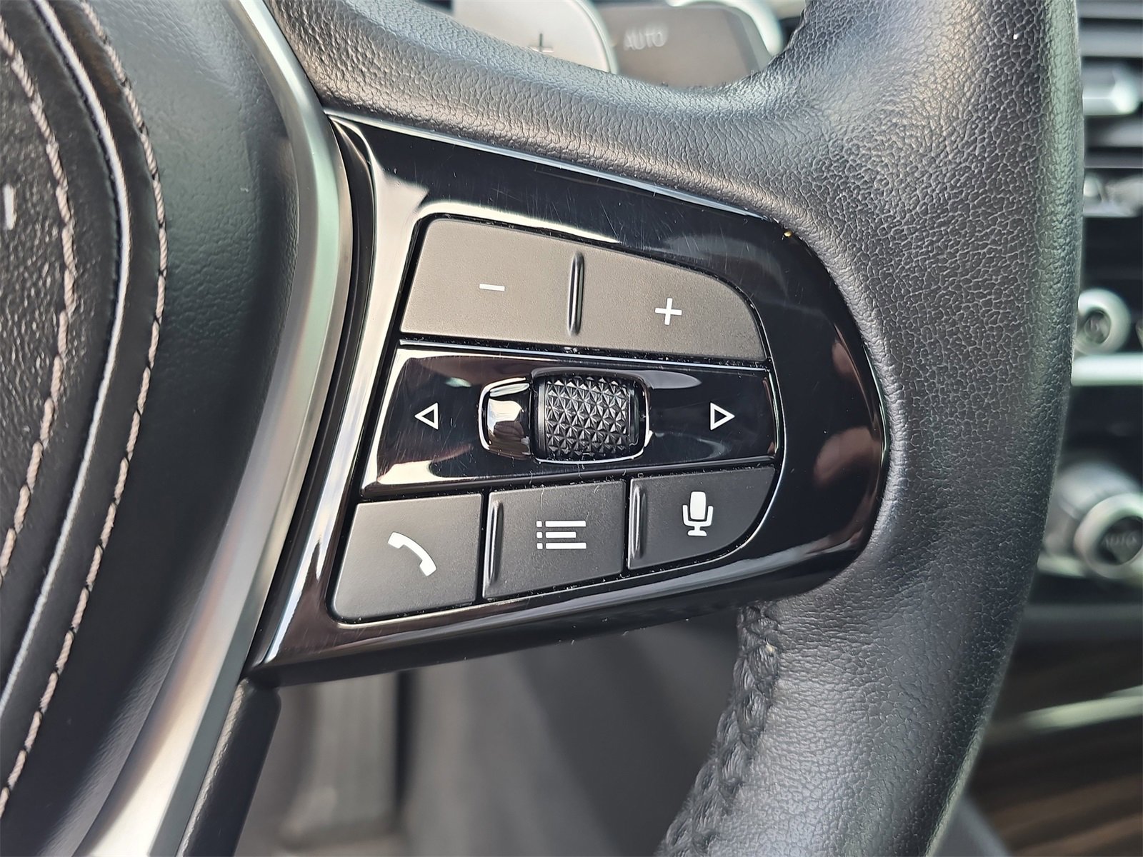 Used 2022 BMW 540i xDrive w/ Convenience Package image 24