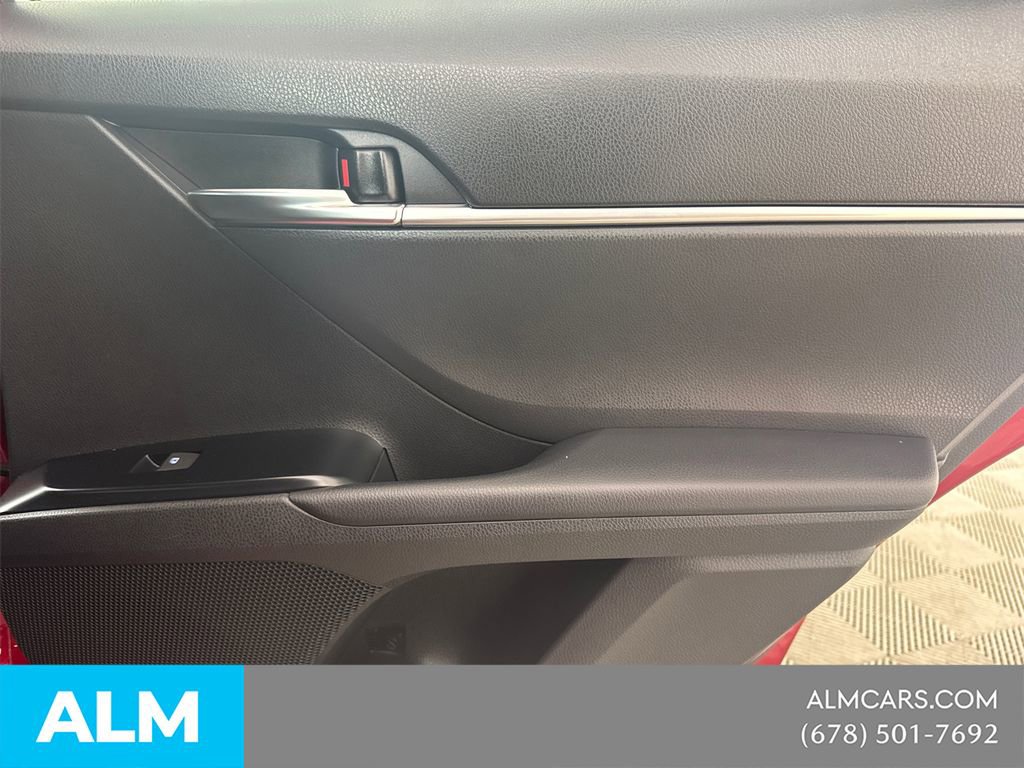 Used 2020 Toyota Camry LE FWD image 20