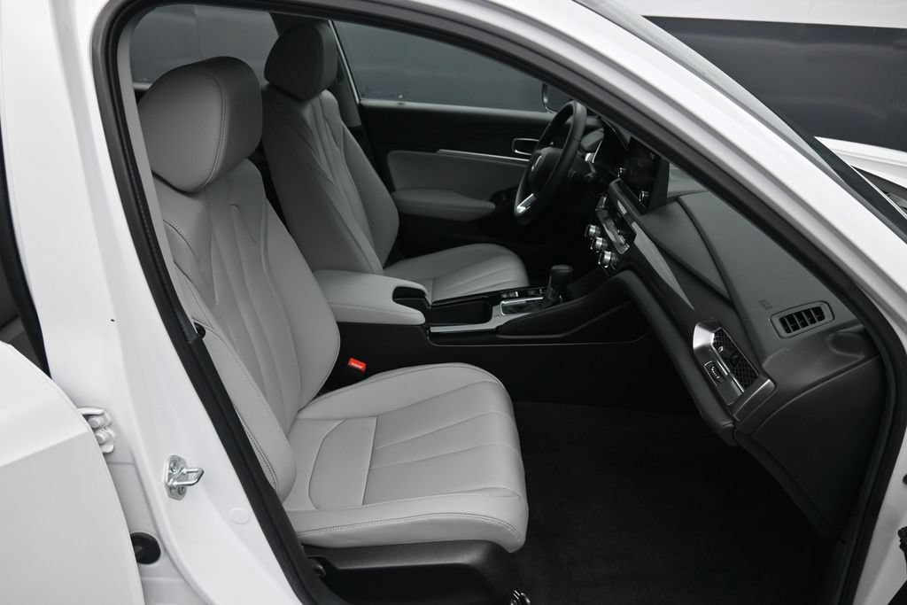 Certified 2025 Acura Integra FWD image 24