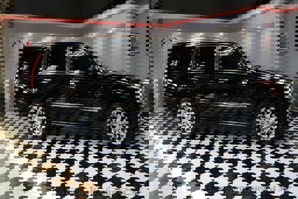 Used 2015 Cadillac Escalade Premium image 3