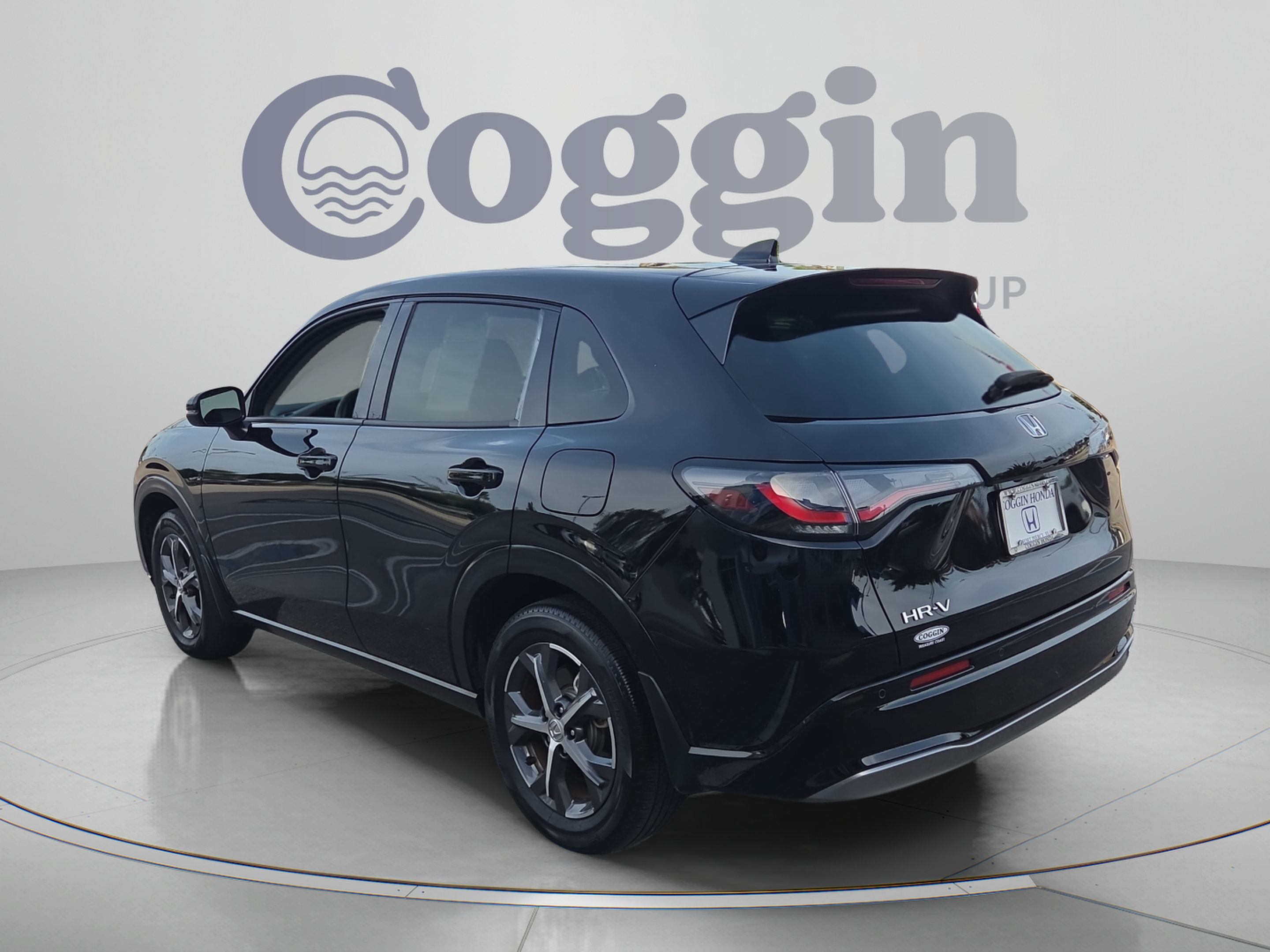 Certified 2025 Honda HR-V EX-L image 3