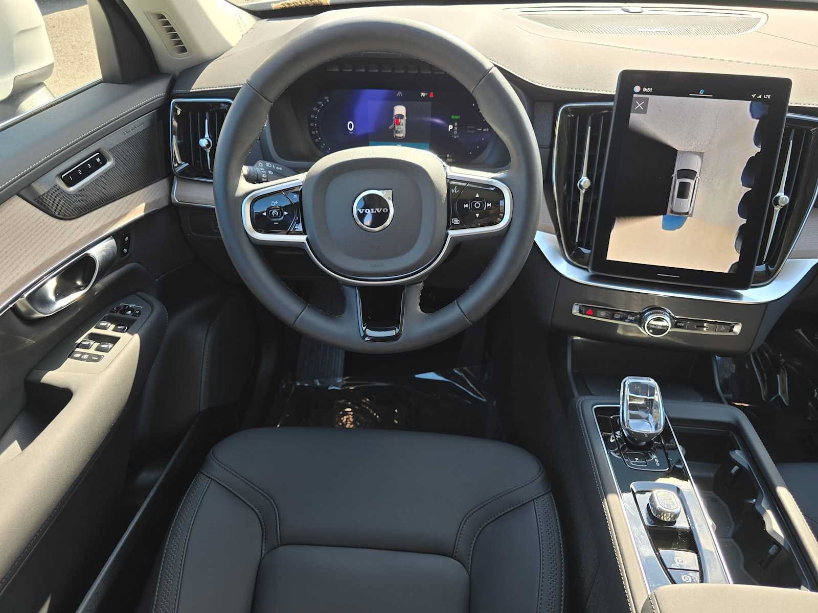 Used 2025 Volvo XC90 T8 Plus w/ Protection Package Premier AWD/4WD image 18
