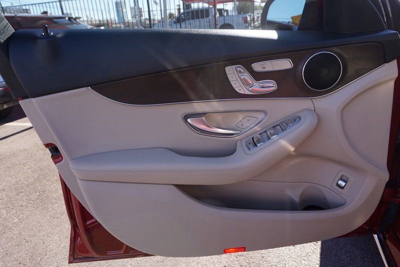 Used 2021 Mercedes-Benz C 300 4MATIC Sedan image 20