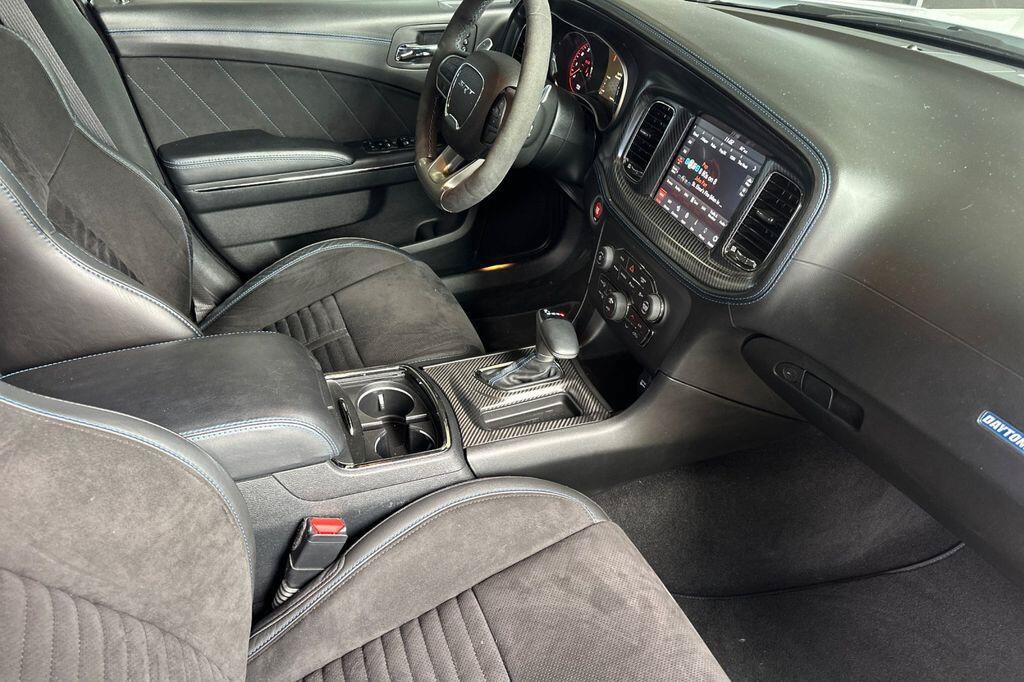 Used 2020 Dodge Charger SRT Hellcat w/ Navigation & Travel Group RWD image 15