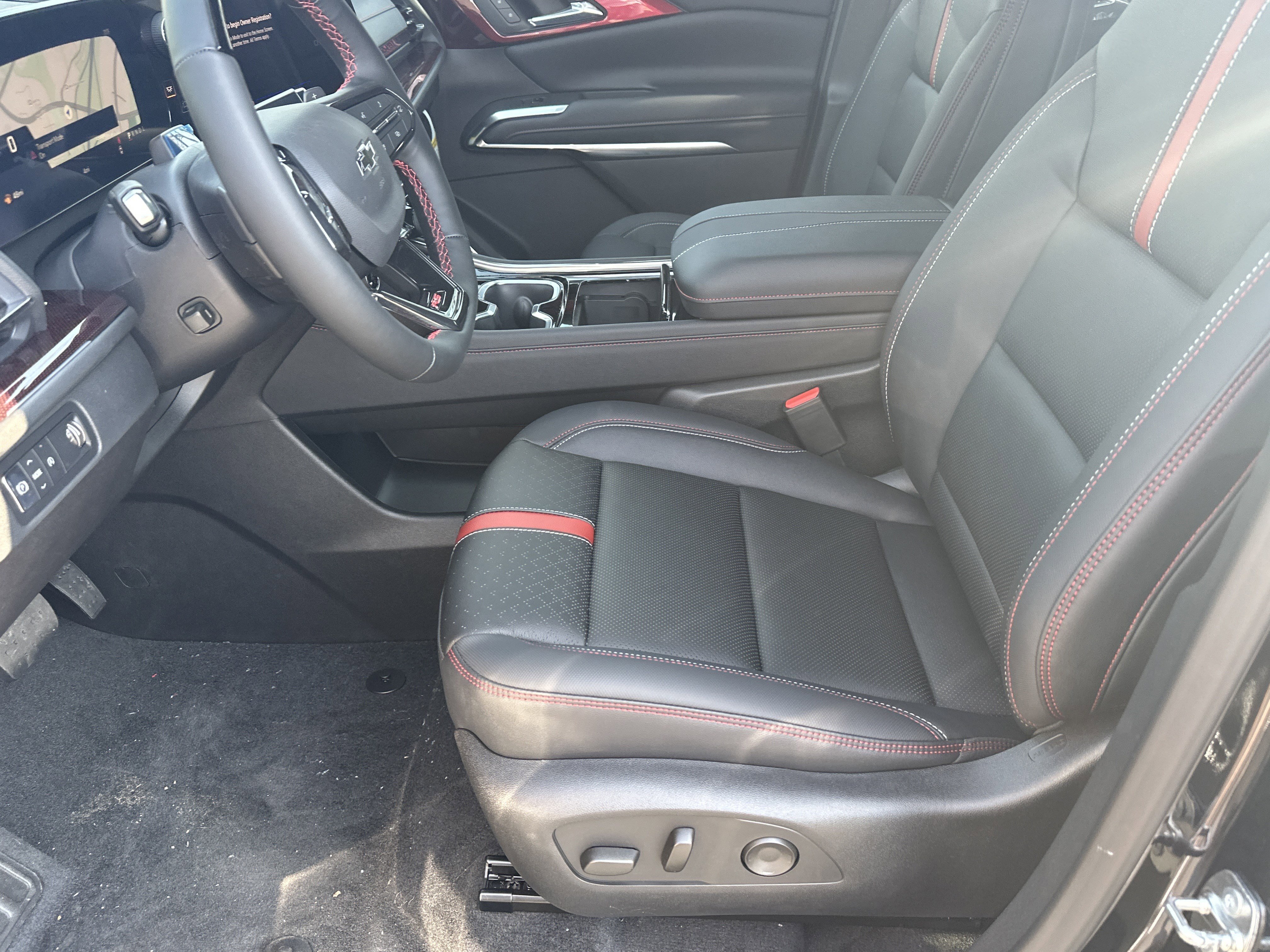 New 2026 Chevrolet Traverse RS image 9