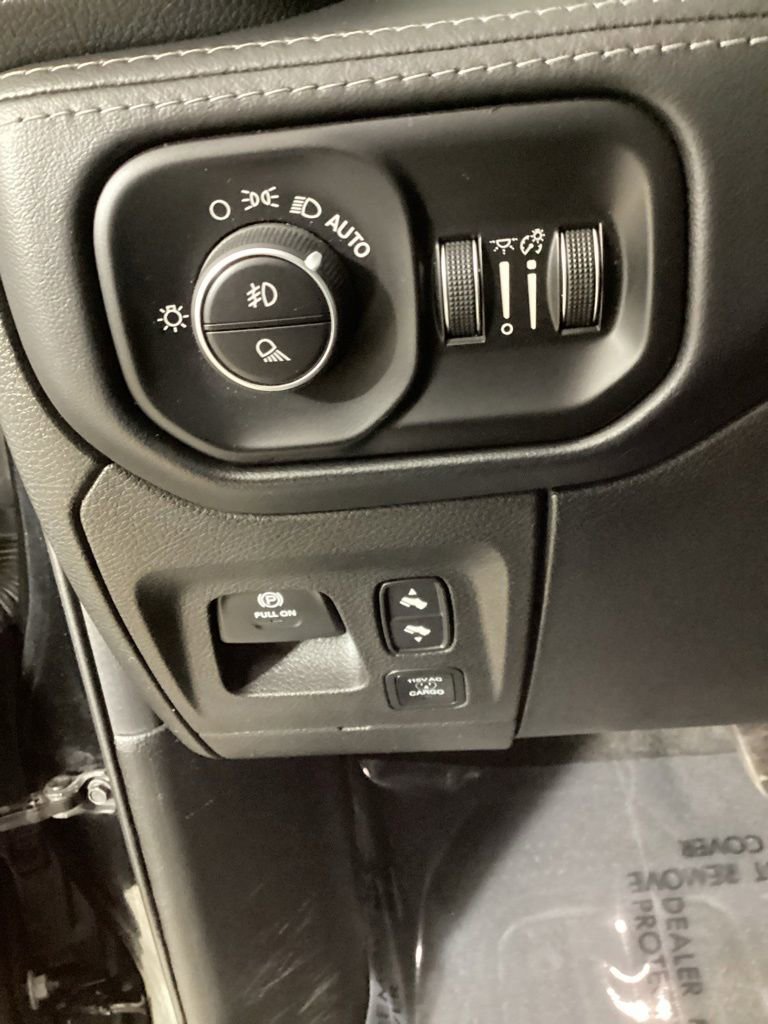Used 2021 RAM 1500 Limited w/ Night Edition AWD/4WD image 18