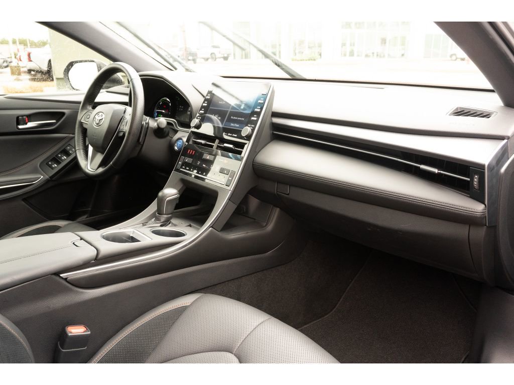Used 2020 Toyota Avalon XSE image 18