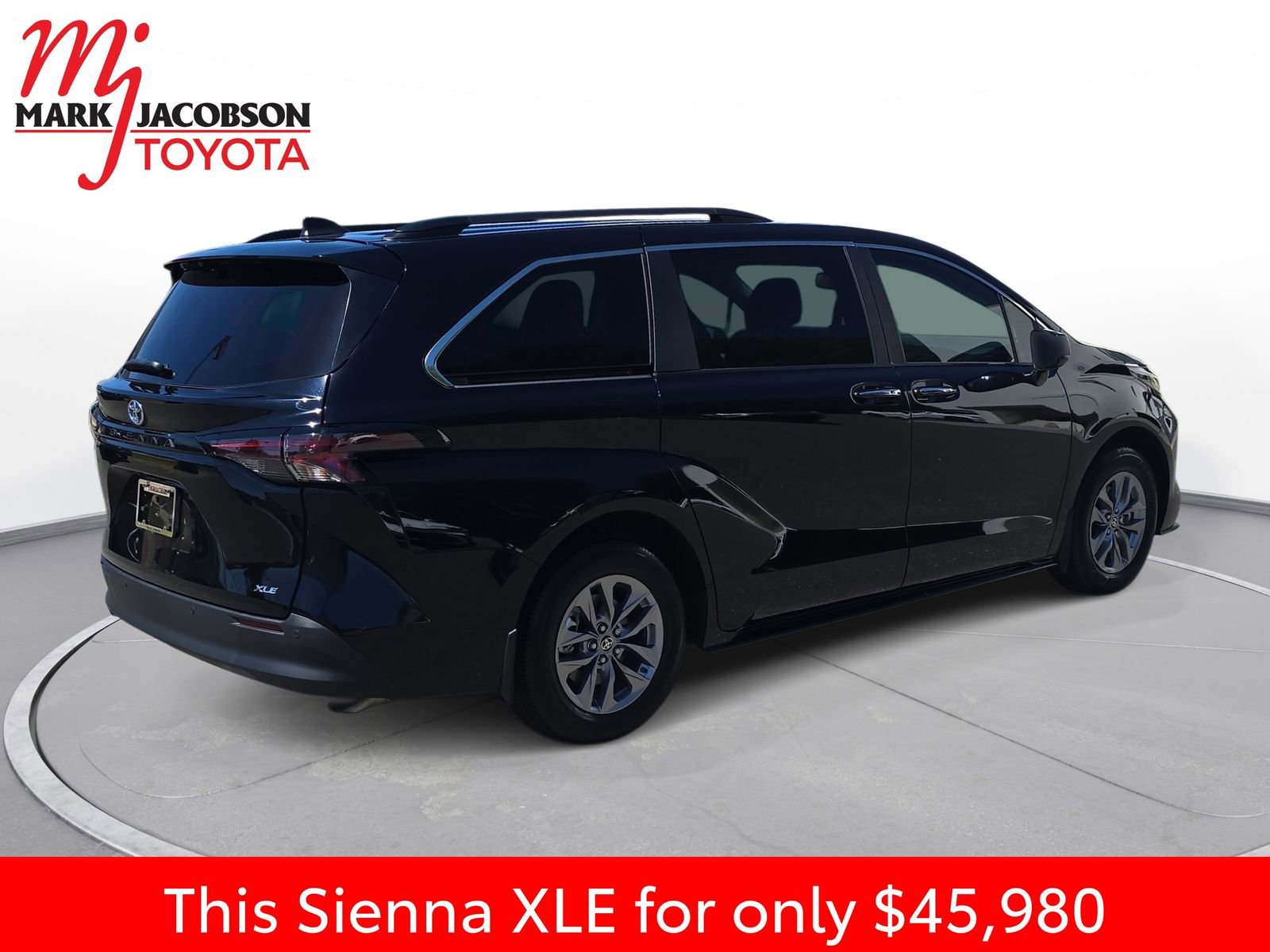Used 2025 Toyota Sienna XLE w/ XLE Plus Package FWD image 9