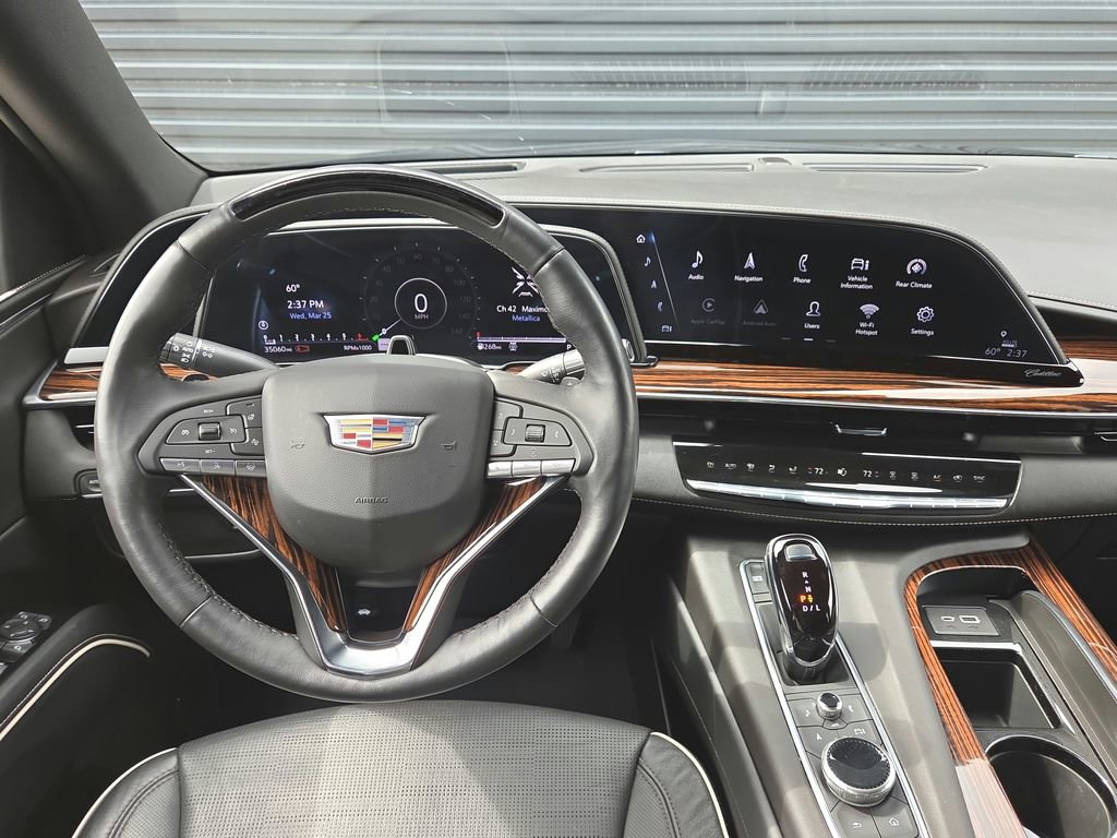 Used 2023 Cadillac Escalade Premium Luxury image 8