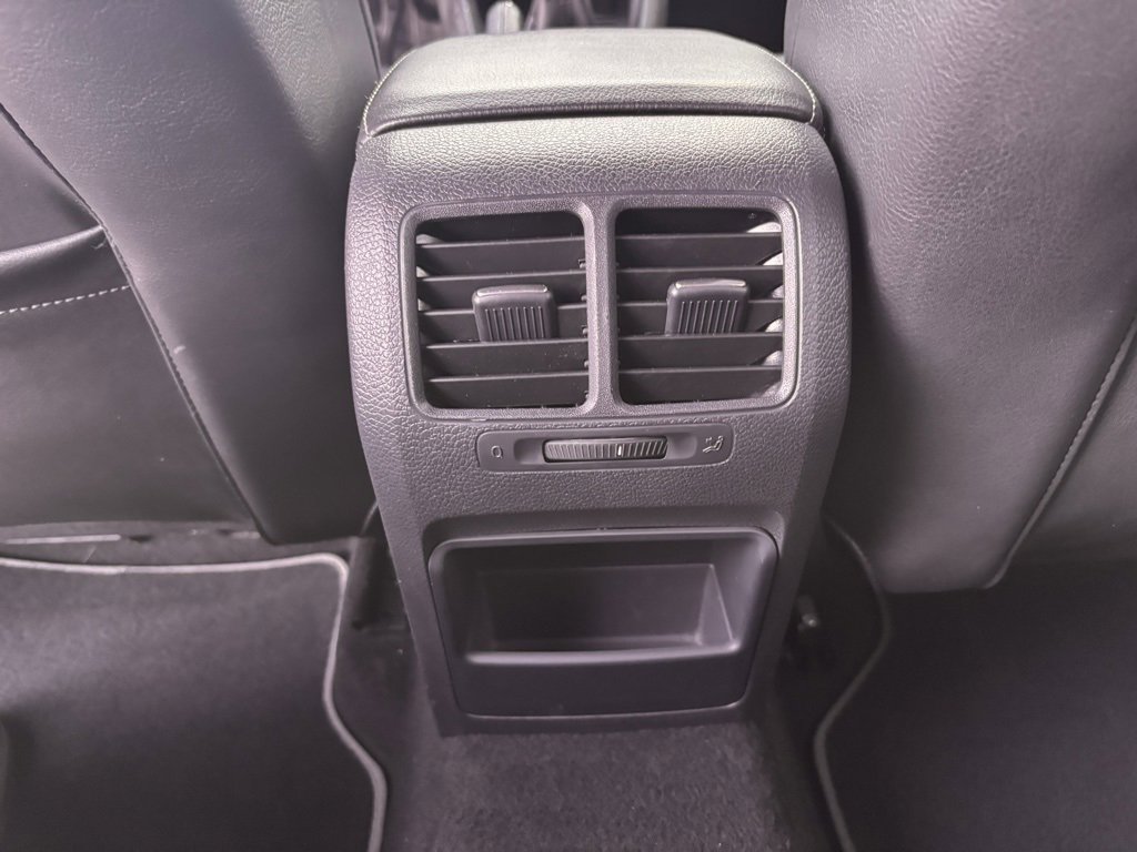 Used 2013 Volkswagen Golf R 4-Door image 20