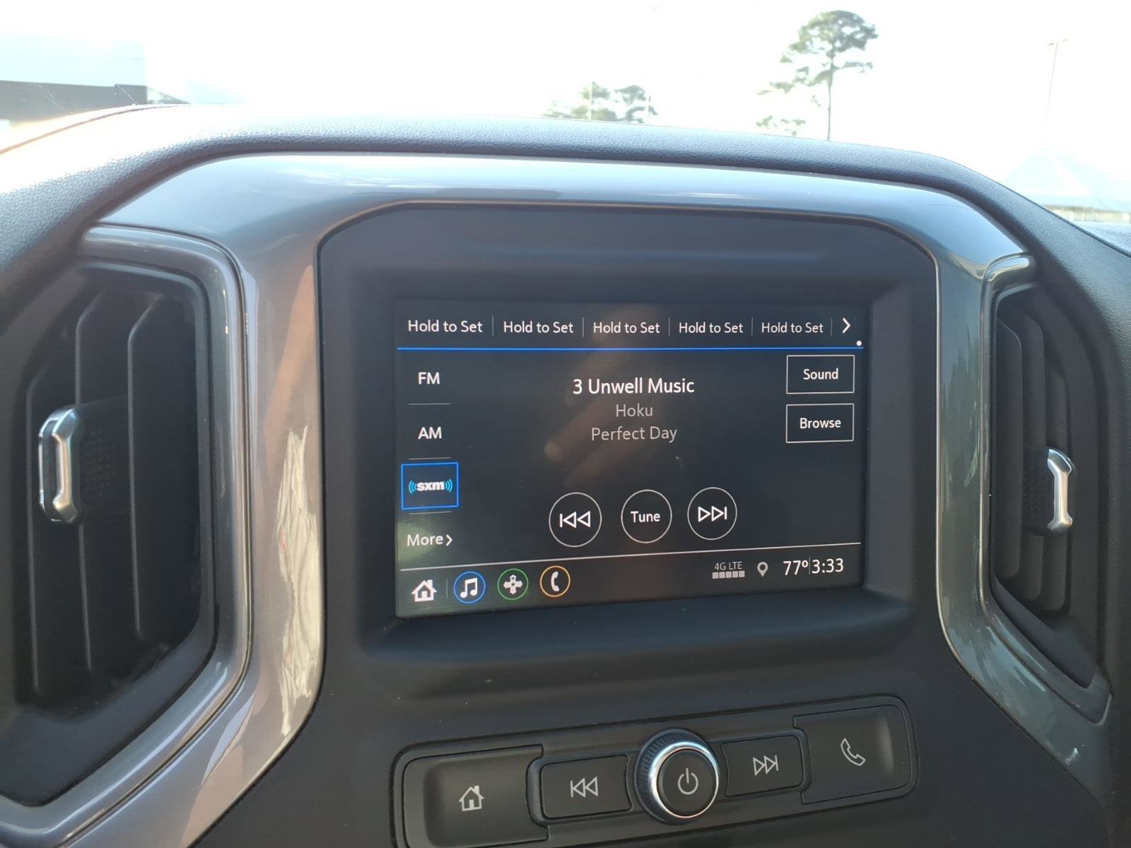 Used 2022 Chevrolet Silverado 2500 Custom w/ Custom Value Package AWD/4WD image 13