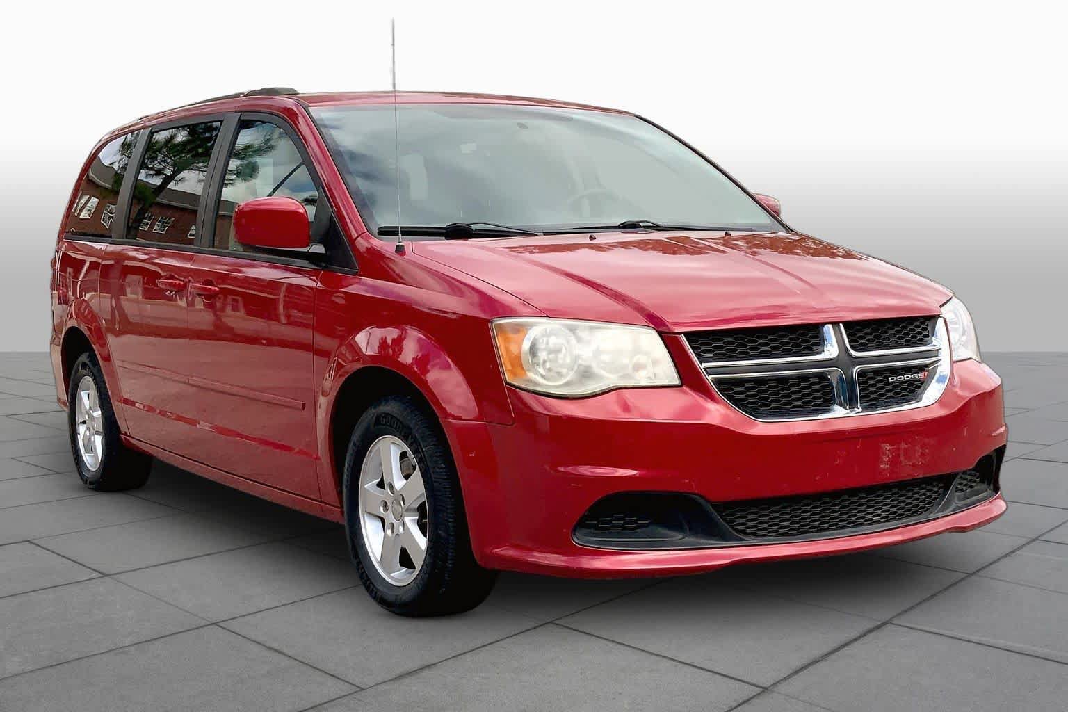 Used 2013 Dodge Grand Caravan SXT FWD image 3