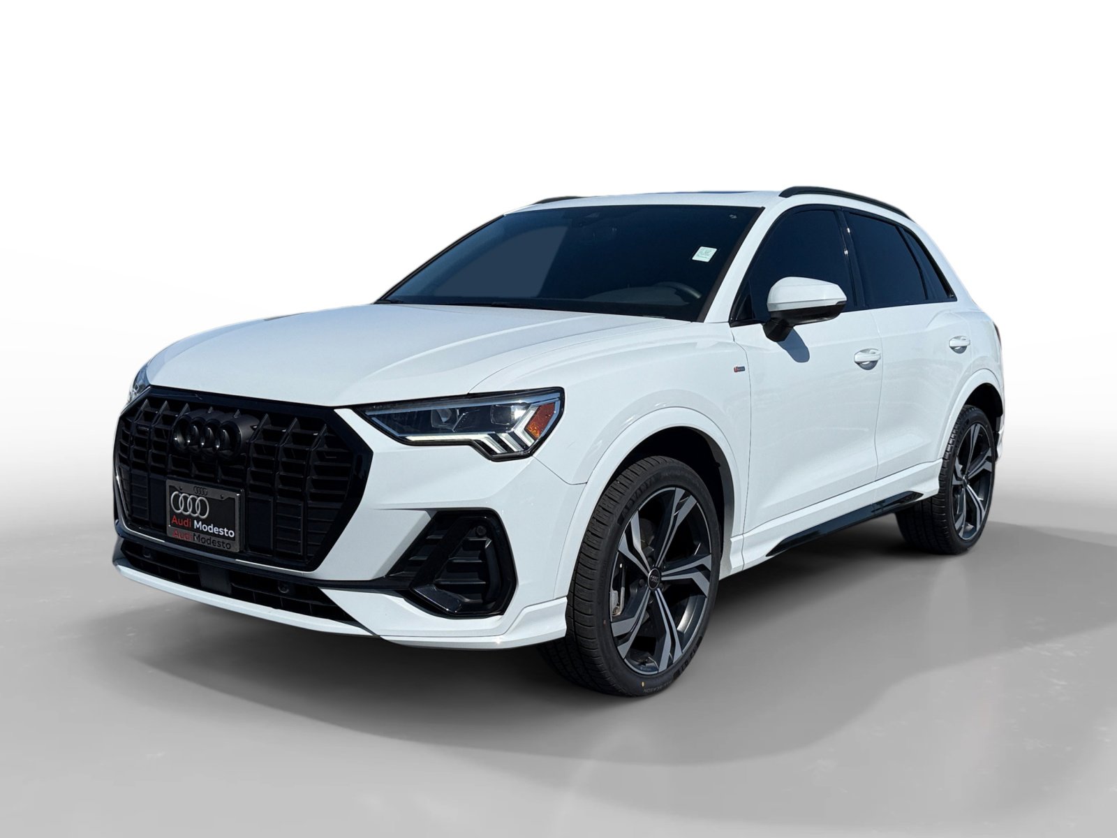 Used 2023 Audi Q3 2.0T Premium Plus w/ Premium Plus Package AWD/4WD image 1