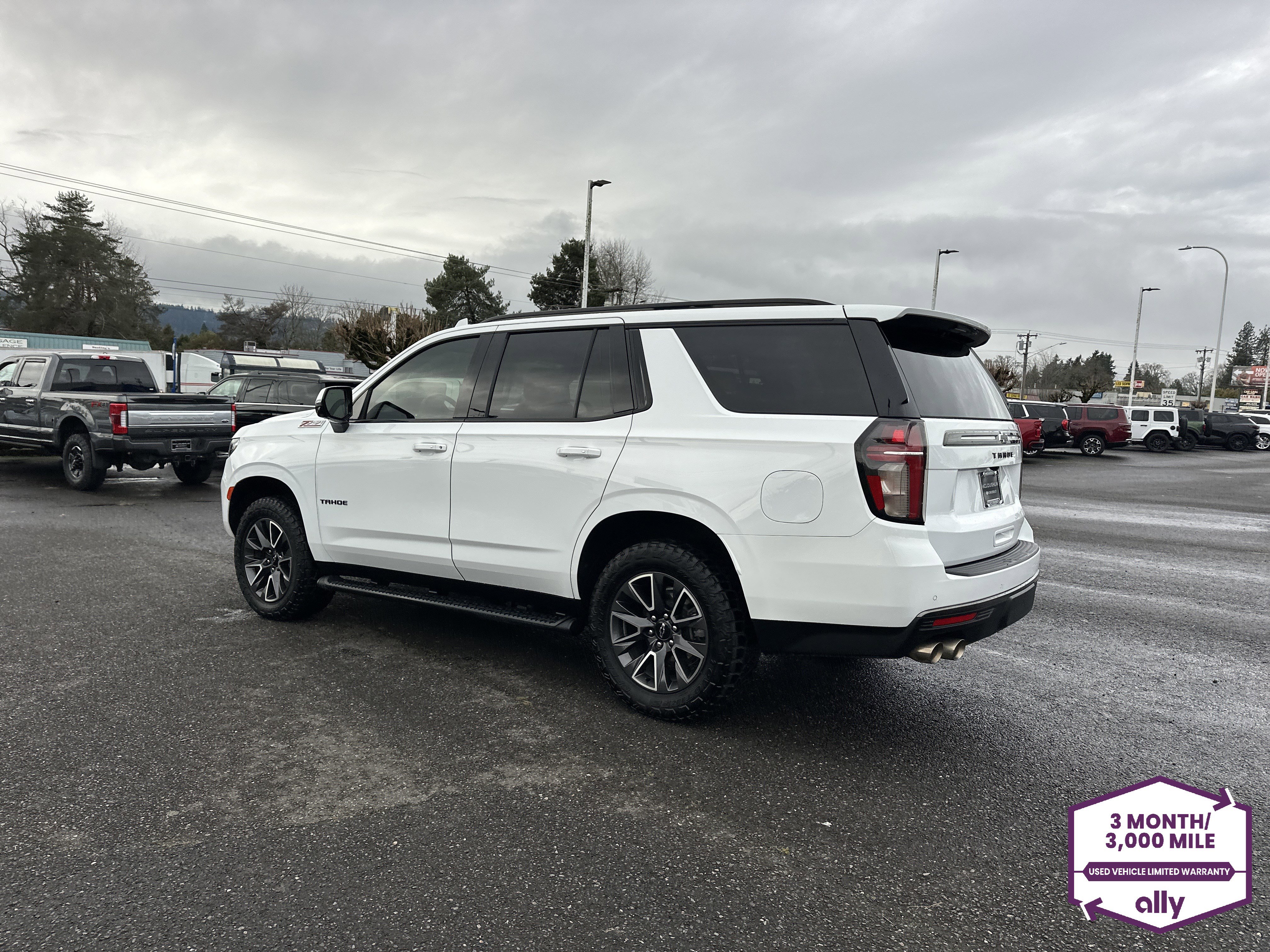Used 2022 Chevrolet Tahoe Z71 w/ Z71 Off-Road Package image 3