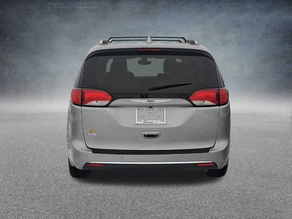 Used 2019 Chrysler Pacifica Touring-L FWD image 8
