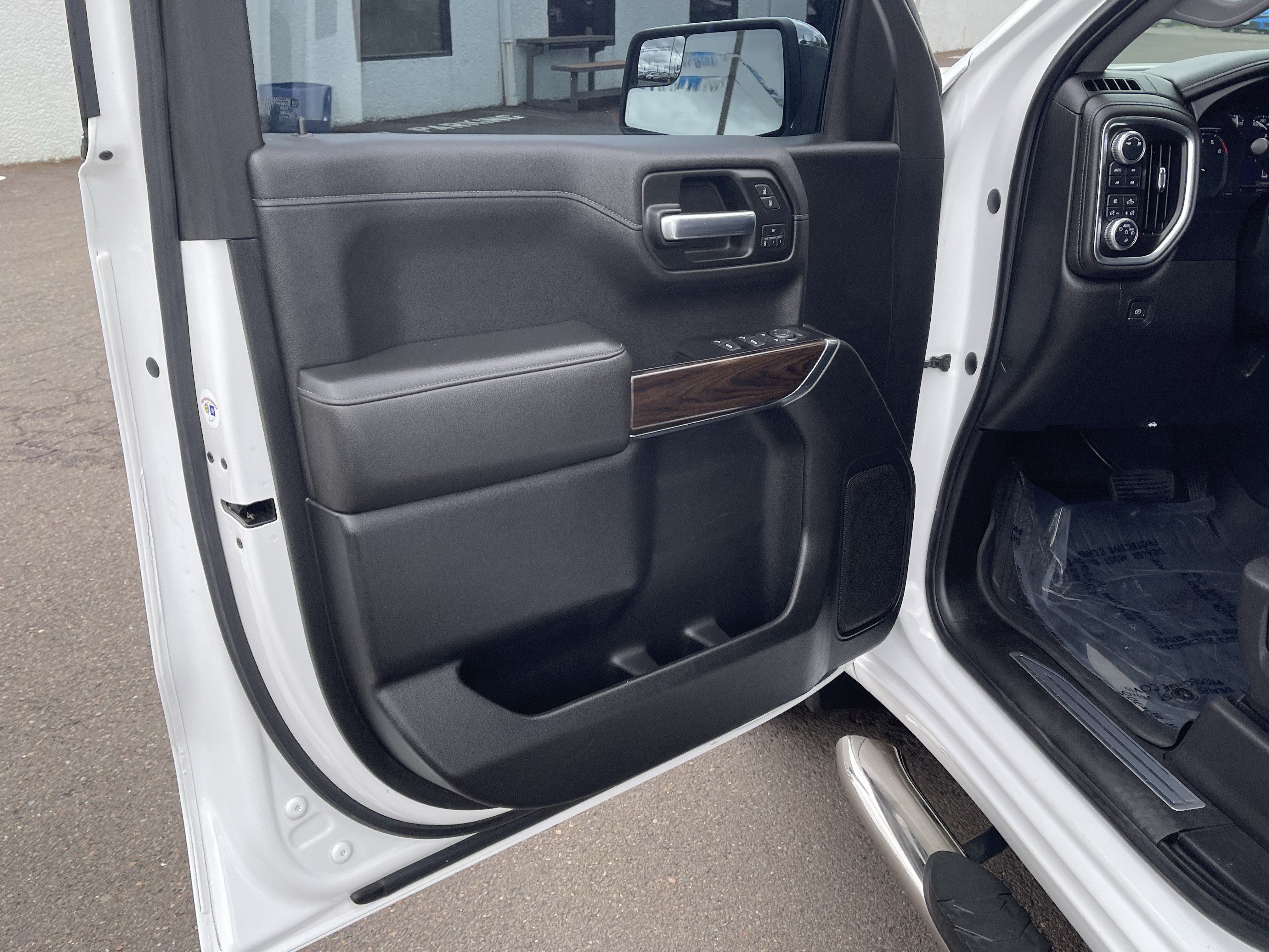 Used 2019 GMC Sierra 1500 SLT w/ X31 Off-Road Package AWD/4WD image 19