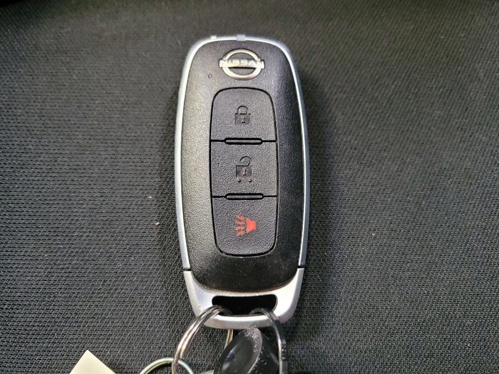 Used 2023 Nissan Rogue S image 32