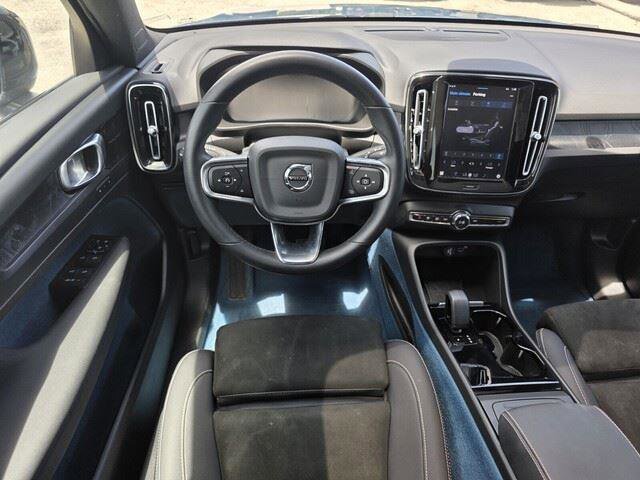 Used 2022 Volvo C40 P8 Recharge Ultimate image 14