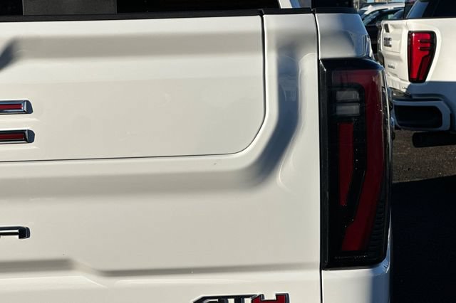 Used 2025 GMC Sierra 2500 AT4 w/ AT4 Premium Plus Package AWD/4WD image 98