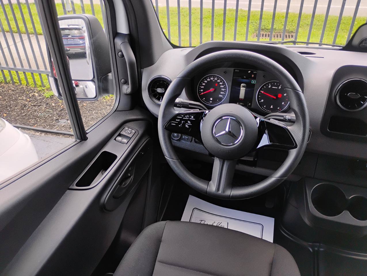 Used 2025 Mercedes-Benz Sprinter 2500 image 39