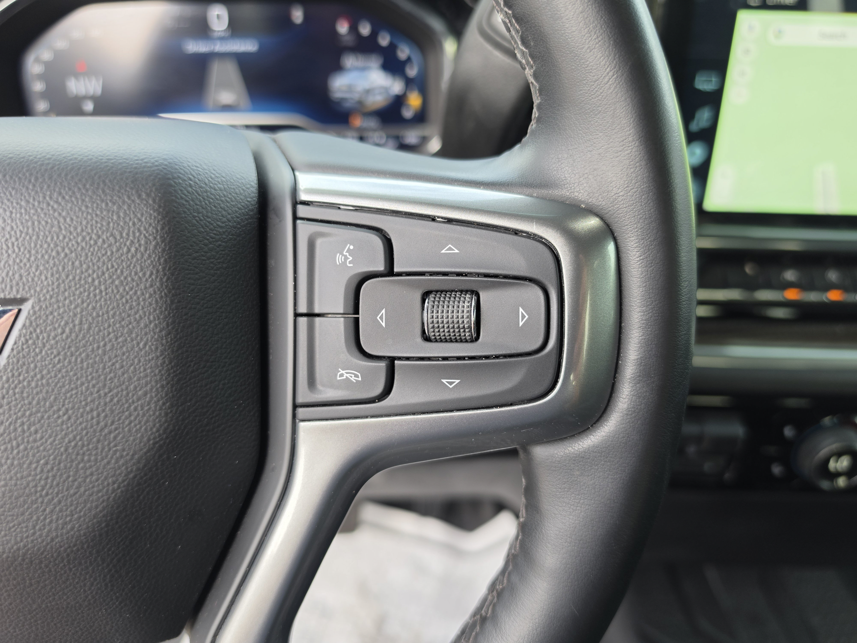 Used 2025 Chevrolet Silverado 1500 LT w/ Convenience Package II AWD/4WD image 36