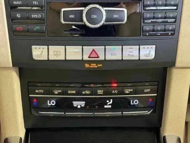 Used 2014 Mercedes-Benz E 250 BlueTEC 4MATIC Sedan image 32