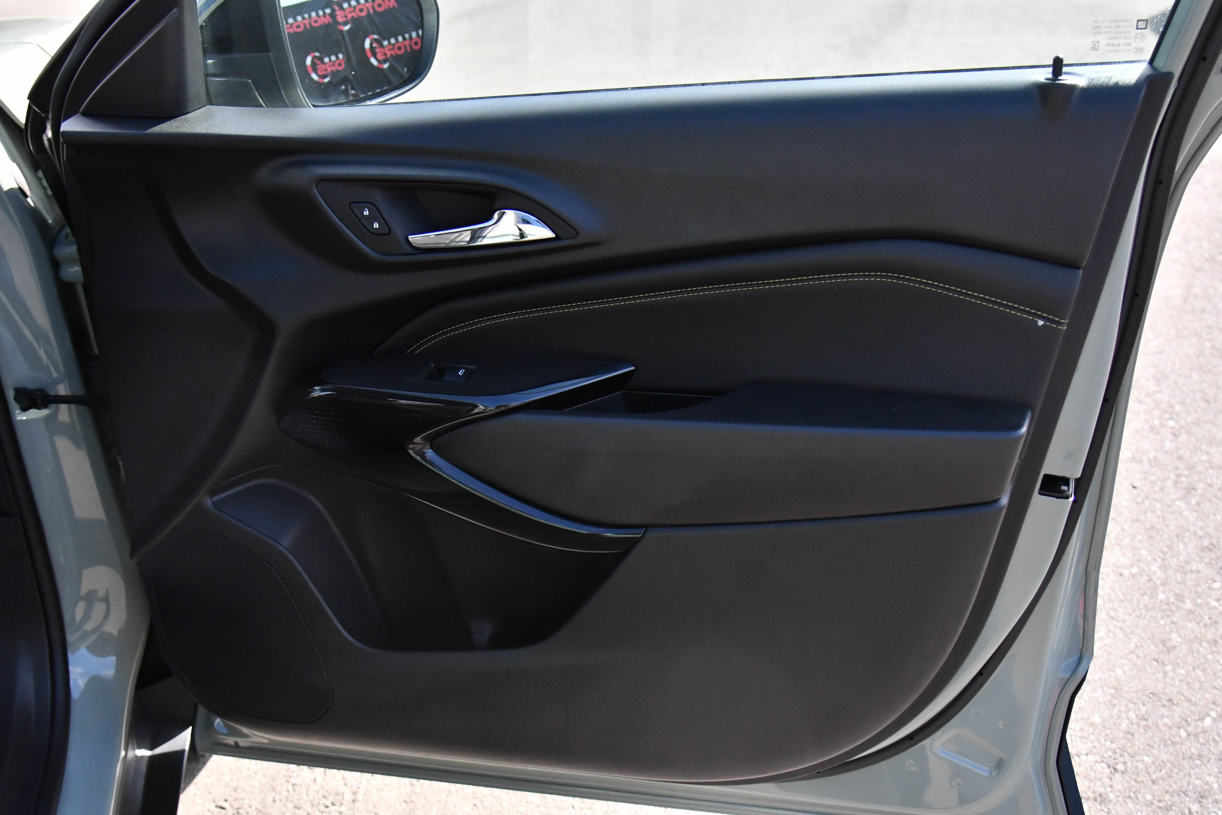 Used 2025 Chevrolet Trax ACTIV w/ Driver Confidence Package image 41