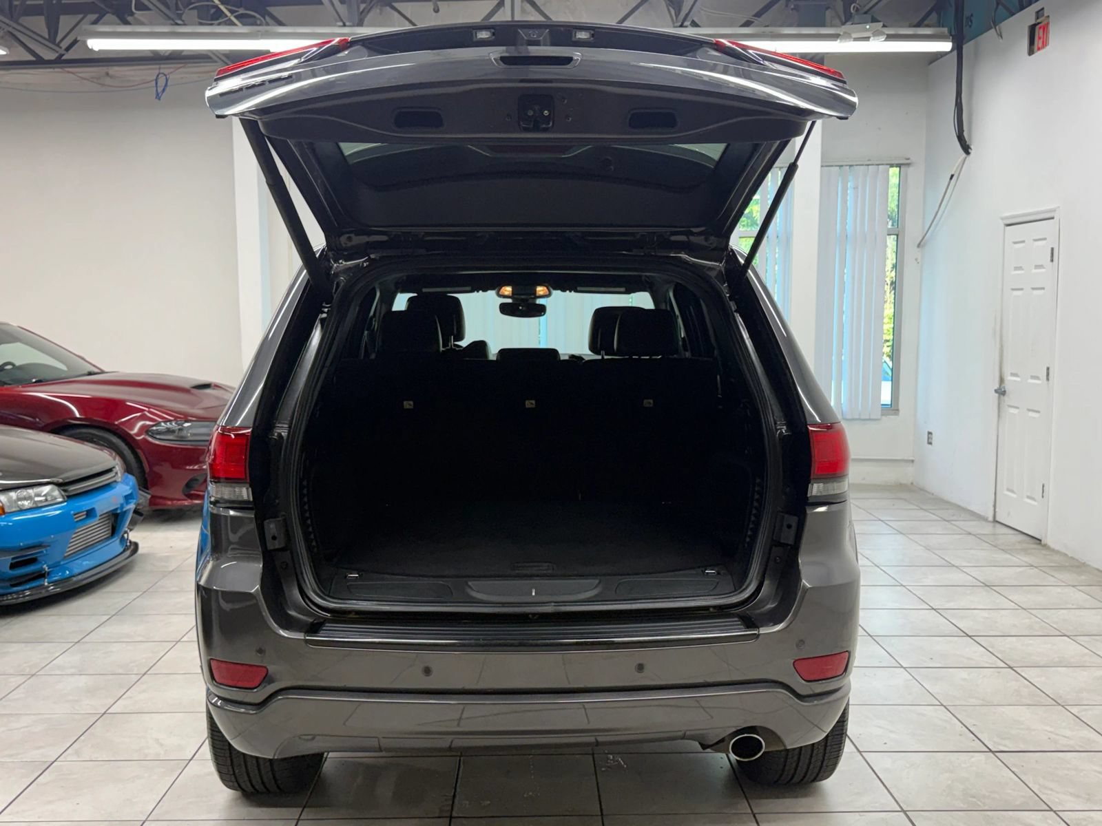 Used 2018 Jeep Grand Cherokee Altitude AWD/4WD image 20