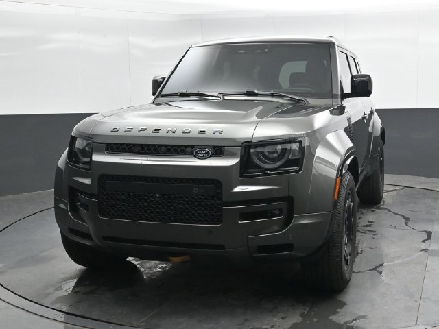 Used 2025 Land Rover Defender 110 AWD/4WD image 7
