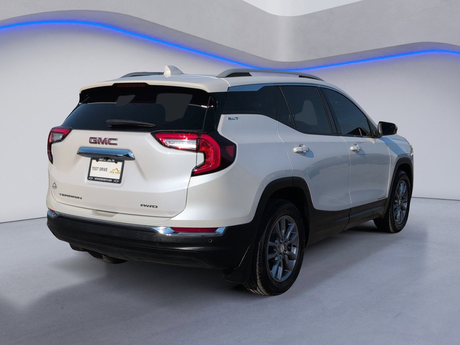 Used 2024 GMC Terrain SLT w/ Infotainment Package II image 10