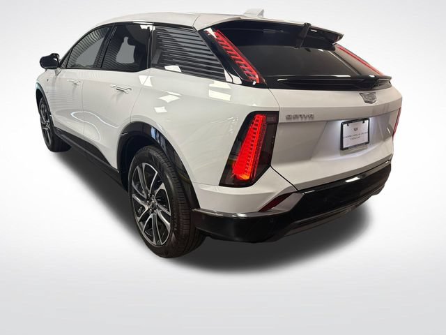 Certified 2027 Cadillac Optiq Sport RWD image 3