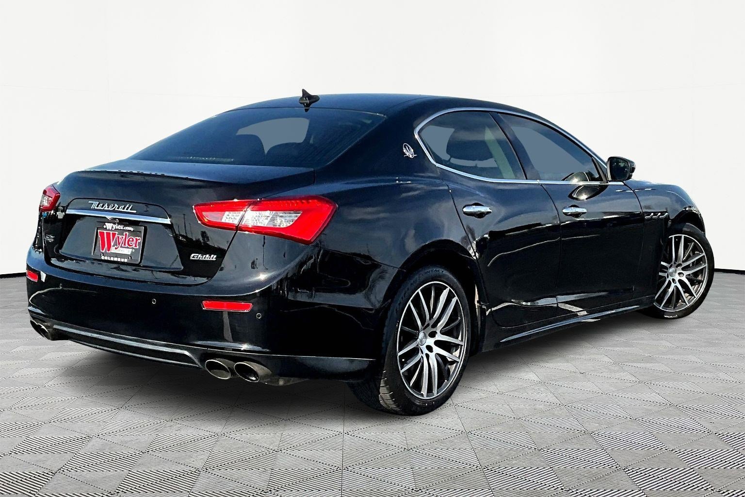 Used 2017 Maserati Ghibli S Q4 AWD/4WD image 6