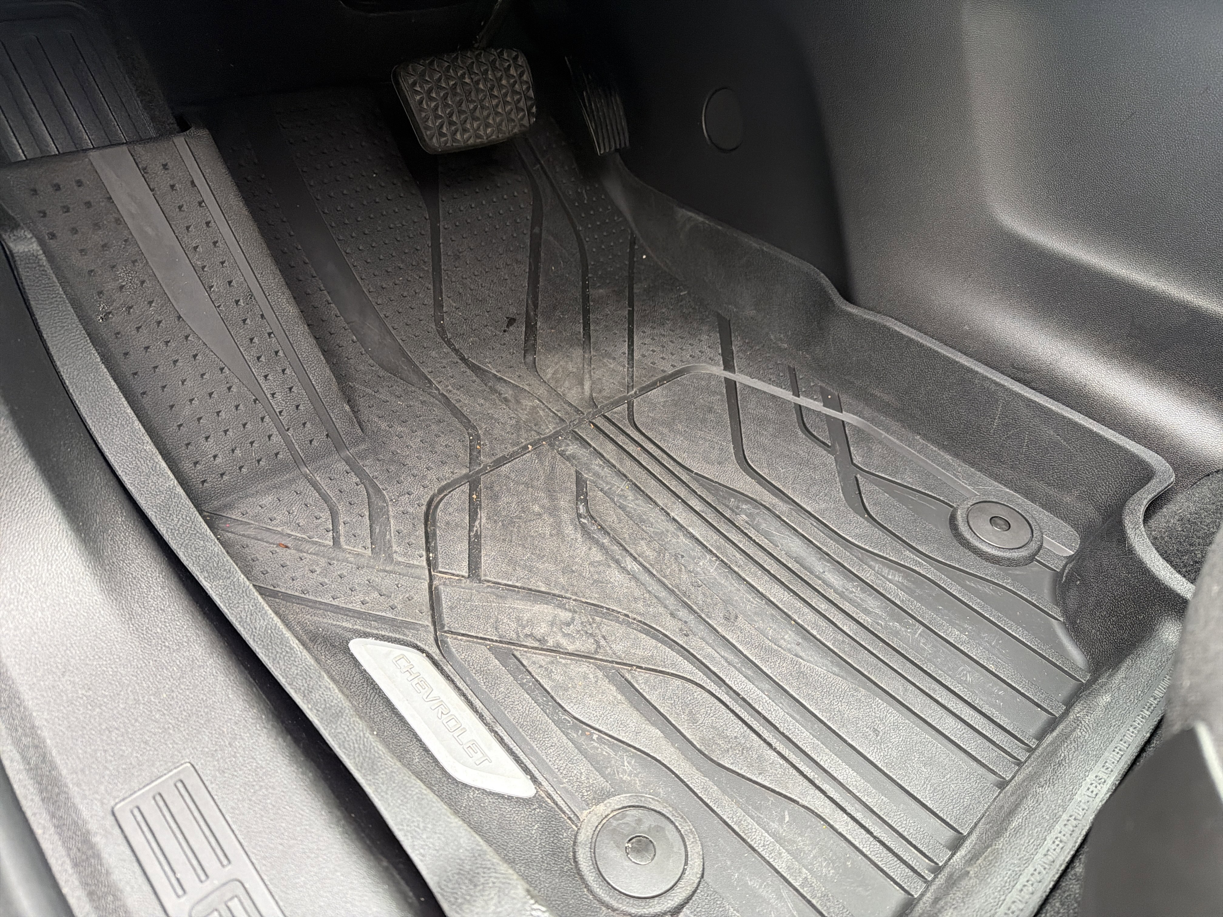 Used 2024 Chevrolet Equinox LT w/ LPO, Floor Liner Package image 17